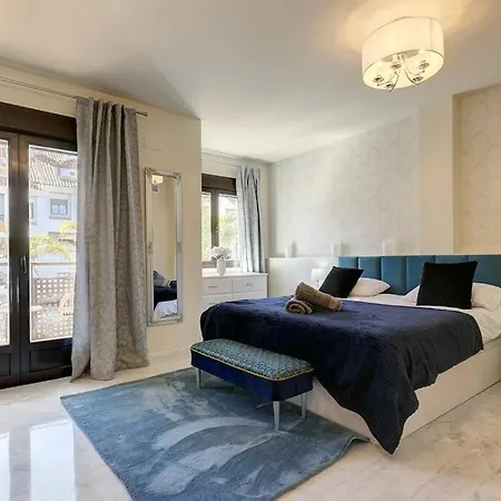 Stunning Modern Townhouse In Riviera Del Sol