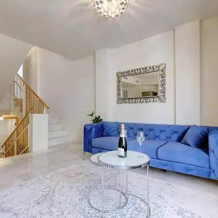Stunning Modern Townhouse In Riviera Del Sol Apartment *